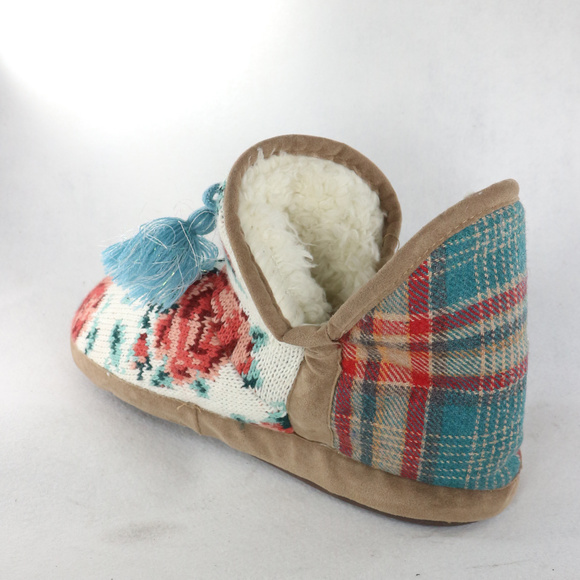 New MUK LUKS Floral Woven Lined Shearling Slippers - Picture 3 of 7